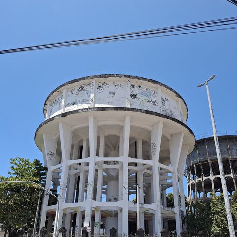 Caixas d'água de concreto do Benfica, em Fortaleza